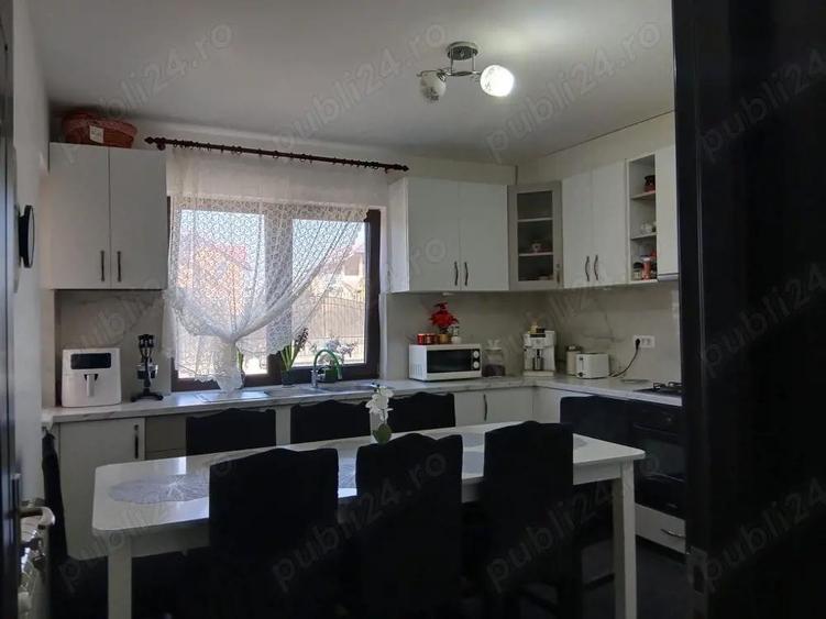 Casa spa?ioasa cu teren de 1000 mp, 4 dormitoare - 2