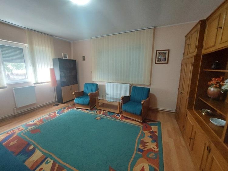 Vila parter si etaj Sendreni - 3