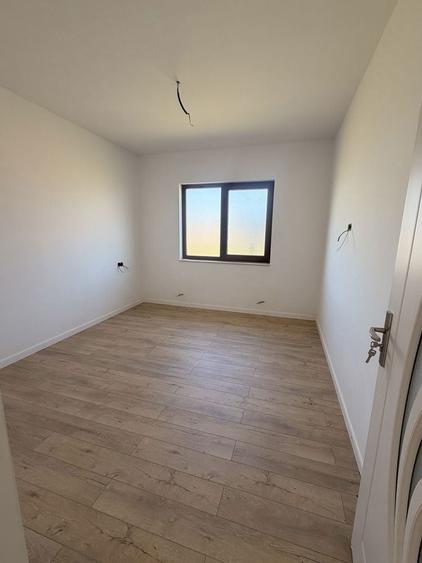 Vand casa intrare in Cionchesti - 7