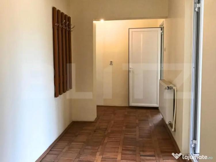 Casa de vanzare, 354 mp, zona Titu - 8