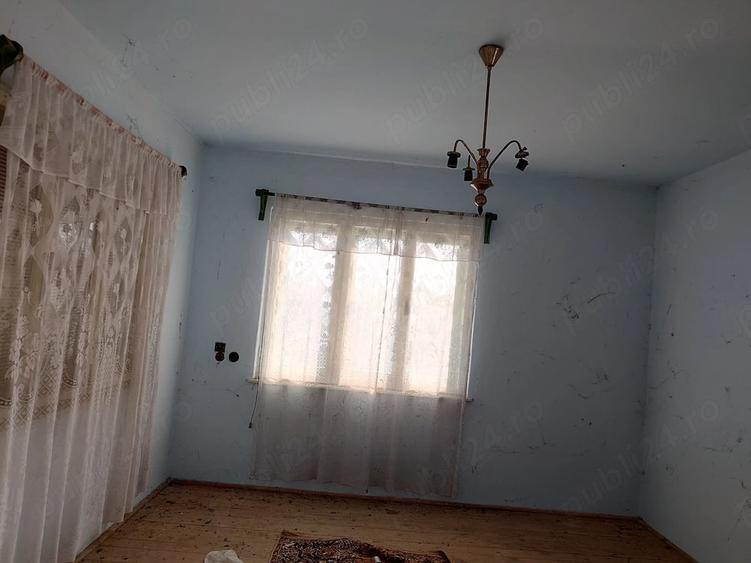 Casă cu 3 camere cu Teren 2850 Mp în Gârbova