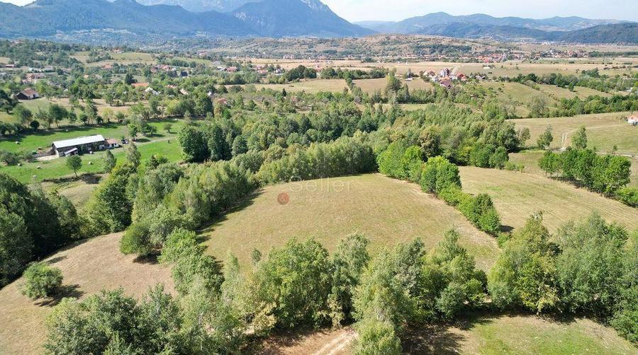 Teren intravilan, priveliste deosebita - 11