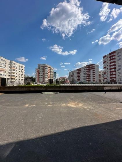 Inchiriez Spatiu comercial deschidere mare