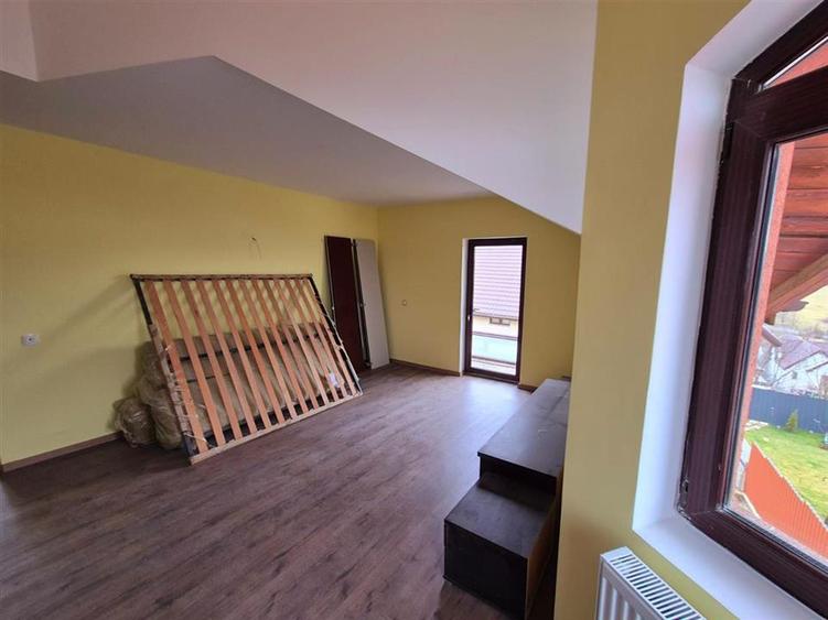 Casa de vanzare individuala cu garaj in Bucium - 5