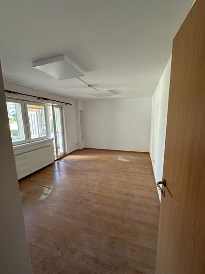 Spatiu comercial / Apartament cu acces din strada de inchiriat - 2