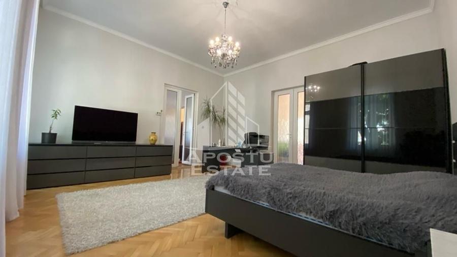 SAD cu 3 camere + spatiu comercial la demisol, - 1