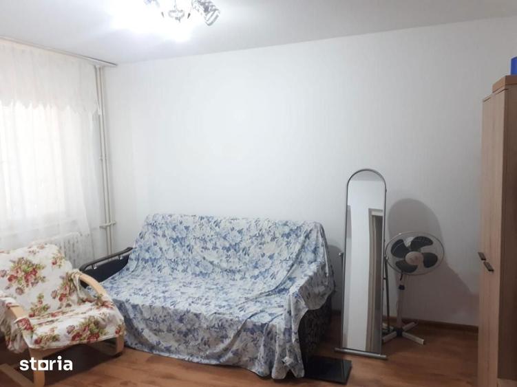 Apartament 2 camere Piata Centrala et1/4 pret 60 000 euro - 1