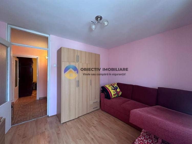 Apartament 3 camere de vanzare - Zona Centrala / 2 bai - 6