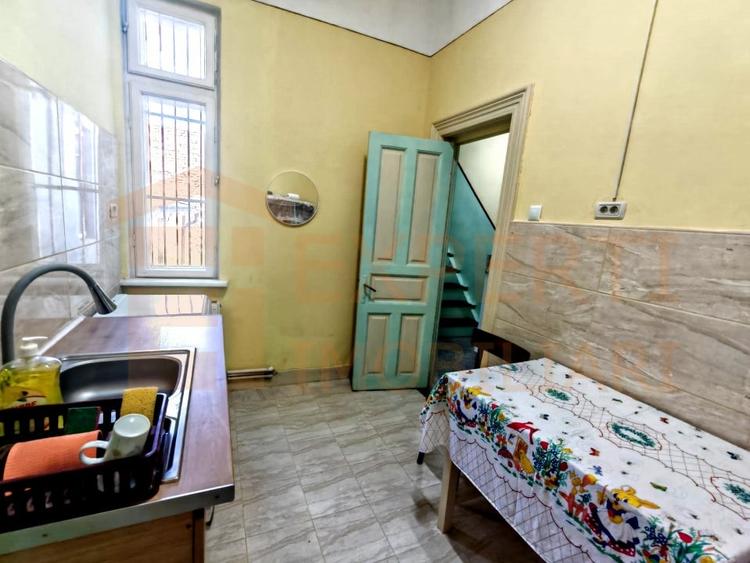 Casă de vânzare situată în Tomis II - 8