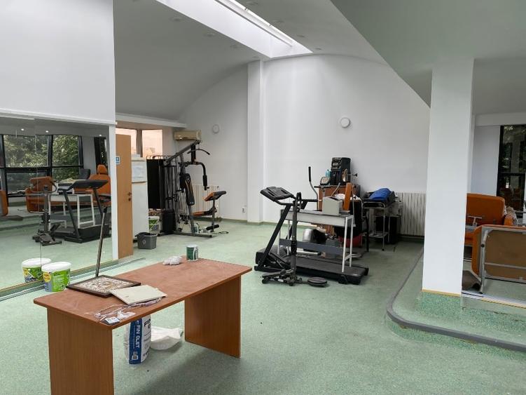 BIROURI/CABINETE MEDICALE  MOBILATE-Pretul include toate utilitatile - 12