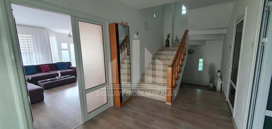 Casa individuala | 320 mp | 750 mp teren | Toate utilitatile | Cetate - 2