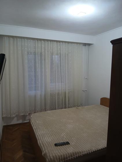 Oferim spre chirie apartament zona Spital - 16