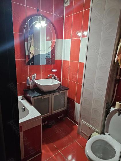 Apartament cu 3 camere de vanzare - 2