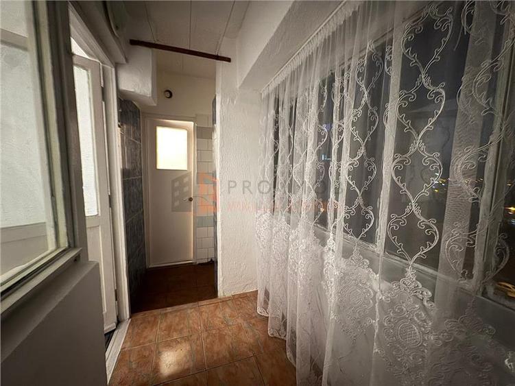 Apartament 4 camere cf 1 decomandat zona Micro 5 - 8