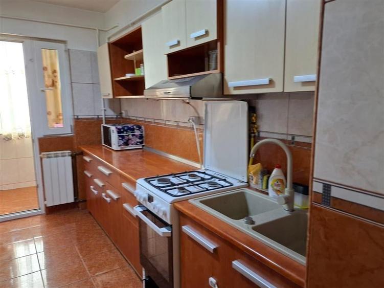 Inchiriere apartament 2 camere, zona 9 Mai - 12