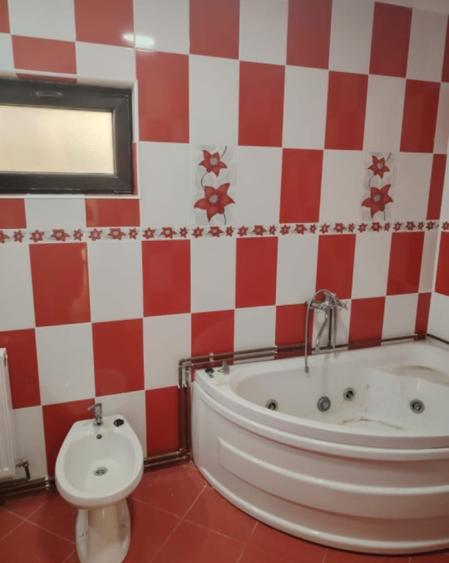 Casă de vânzare  - 15