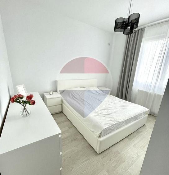 Apartament cu 2 camere decomandat, mobilat în Central