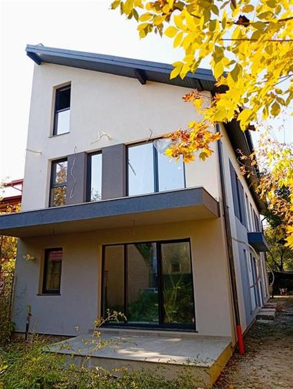 Vila Bucurestii Noi centrul Modal Straulesti metrou Trusesti - 2