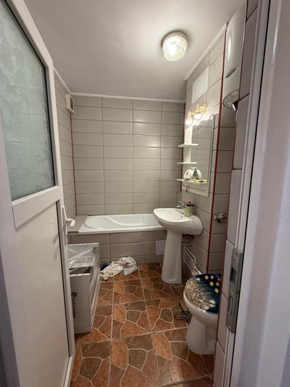 Eroilor Stirbei Voda - apartament cu 2 camere nemobilate - constructie 1990 - 4