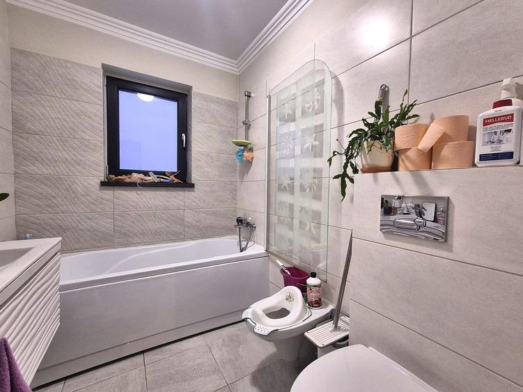 Zona Coresi, 2 camere ,59 mp,  cu grădină proprie și  loc de parcare. - 5