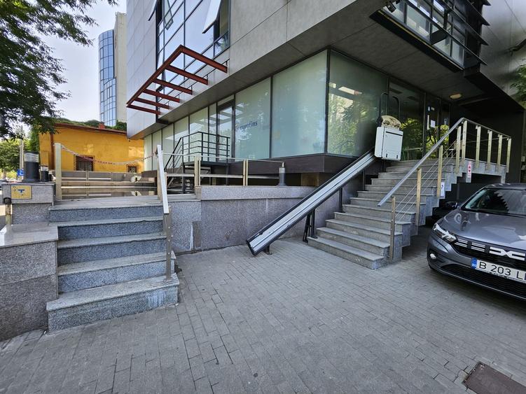 Cladire individuala - amenajata pentru clinica - 2