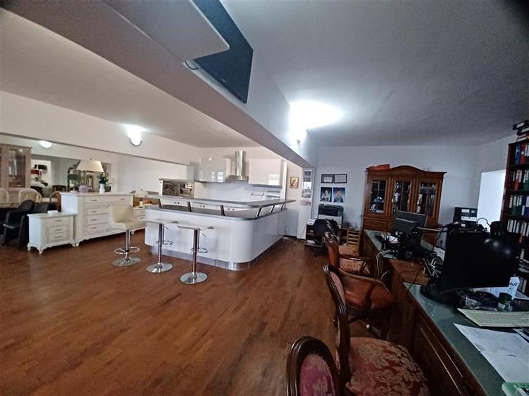 Otopeni- Therme Afacere La Cheie Cu Showroom - 1