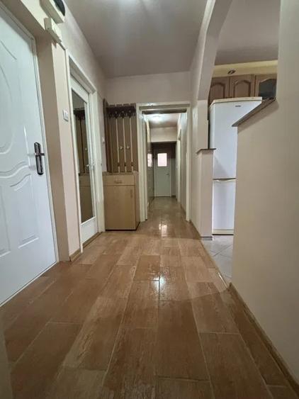 De vanzare apartament cu 3 camere pe str. Depozitelor - 1