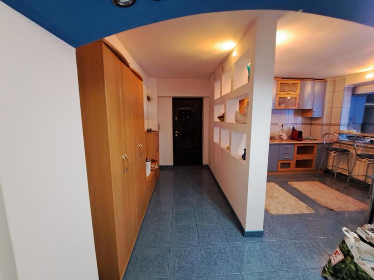 Ultracentral Târgoviște,  vânzare apartament 4camere/2balcoane - 25