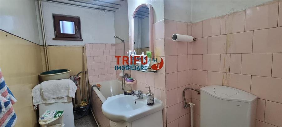Apartament 3 camere semidecomandat zona Cetate etaj 2 - 6