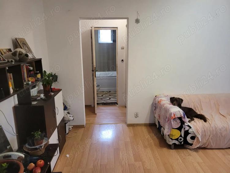 De vanzare apartam 3 camere - 2