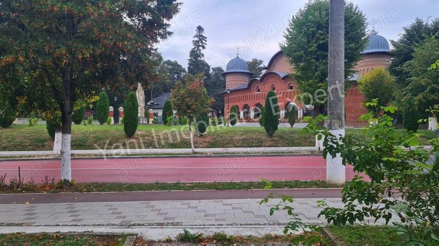 Spa?iu comercial de inchiriat in Curtea de Arge? vizavi de Manastirea Curtea de Arge?. - 5