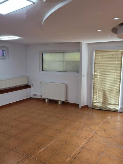 Proprietar inchiriez birou 90 mp - 2