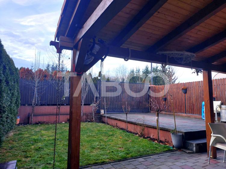 Duplex de vanzare P+M 100 mpu 4 camere curte libera 110 mp Cisnadie - 12