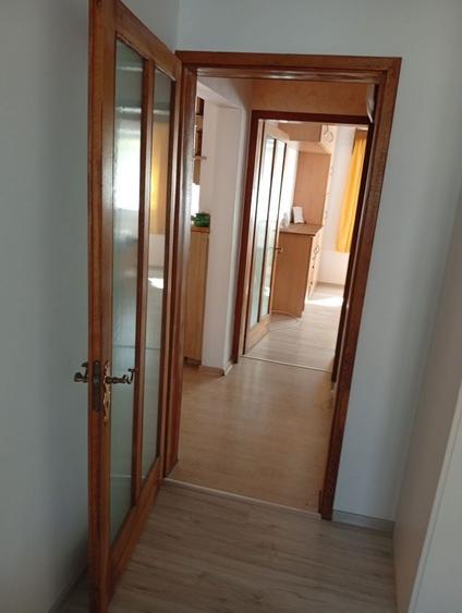 Inchiriez apartament 2 camere zona Stefan cel Mare - 2