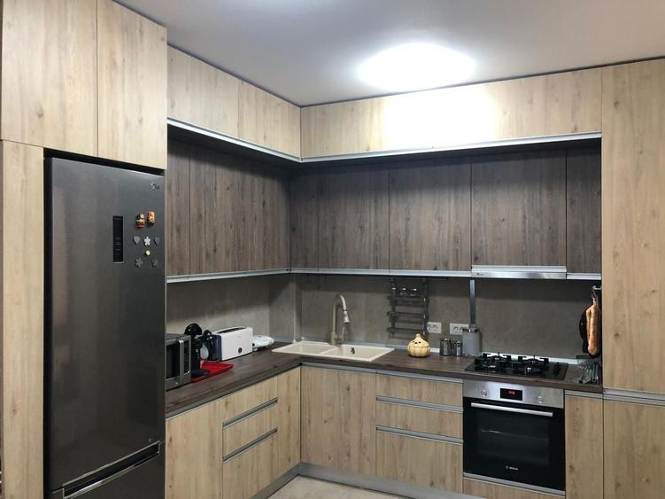 Apartament cu 3 camere, mobilat în Nord-Est