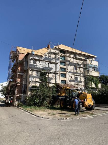 Vand apartament 4 camere in Targu Frumos - 1