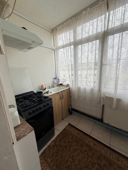 Apartament 3 camere, 68 mp, zona Consul - 7