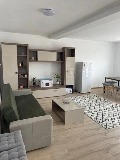 Doua camere cu parcare, Flore?ti - 2