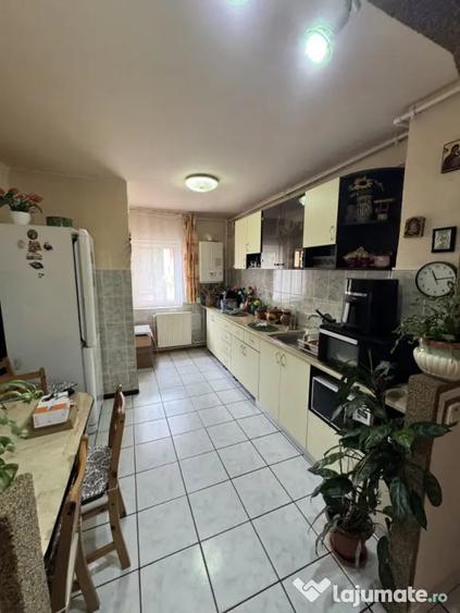 APARTAMENT 4 CAMERE | DECOMANDAT | ETAJ 1 | ZONA CENTRALA - 2