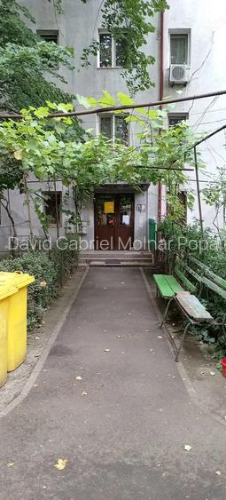 Apartament cu 3 camere in Calea Sagului