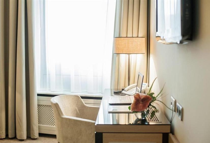 Rezidential/ comercial cu preluare profit - 1