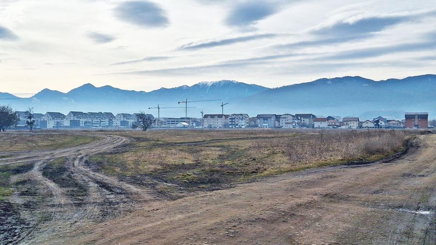 Tractorul, str.N.Labis, 1000mp, 75 euro/mp - 2