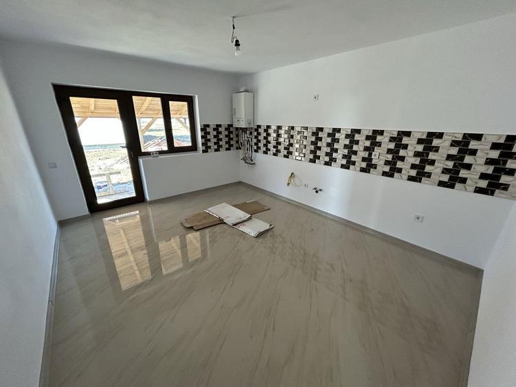 Casa de vanzare comuna Bradu , sat Geamana , strada Busuioc - 7