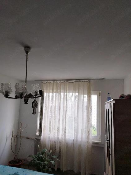 Apartament cu 3 camere semidecomandat în Drumul Taberei