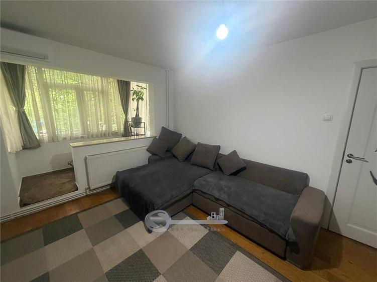 Apartament cu 2 camere semidecomandat în Podu Roș