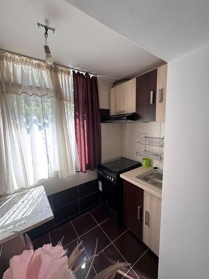 Persoana fizica inchiriez apartament cu o camera, zona Nicolina 2 strada Clopotari - 3