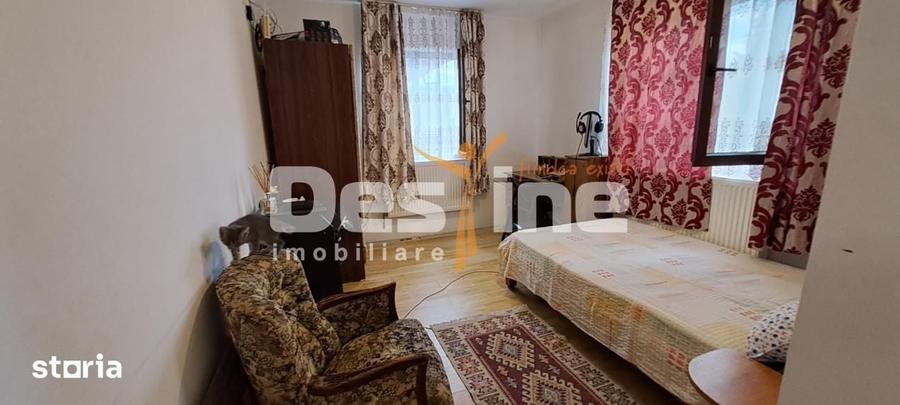 Casă cu 8 camere cu Teren 300 Mp în Ciurea