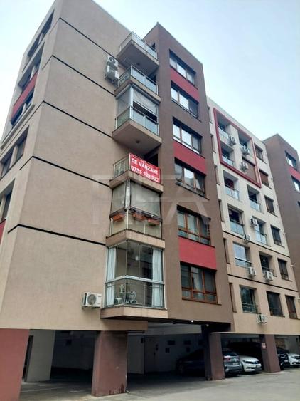 Apartament cu 3 camere semidecomandat, mobilat în Metalurgiei