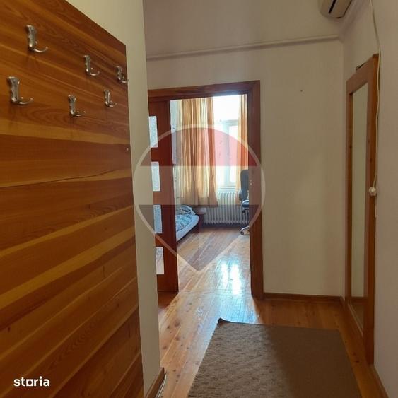 Apartament de inchiriat - 3 camere Bulevardul Stefan cel Mare - 4