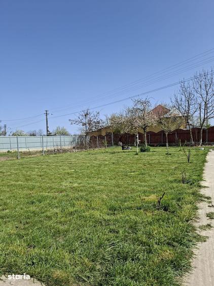 Casă cu 3 camere cu Teren 1600 Mp în Prisăcani